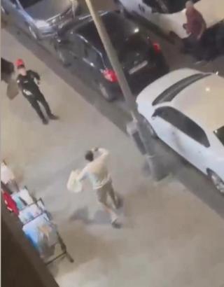 Esenler'de polise bıçakla saldırdığı öne sürülen şüpheli, bacağından vuruldu