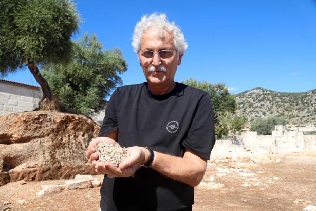 Parası olanın bile kullanamadığı renk; antik dünyada gücün ve statünün simgesi mor