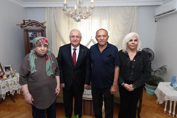 Bakan Güler, İstanbul'da şehit ailesini ziyaret etti