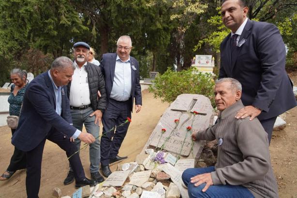 Tuncel Kurtiz, ölümünün 13'üncü yıl dönümünde mezarı başında anıldı