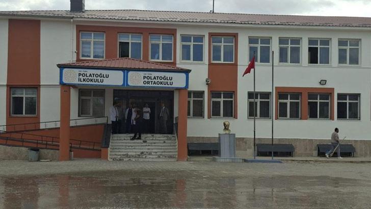 Öğrenci, okula tüfekle geldi