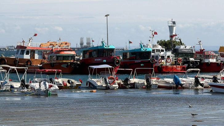 Tekirdağ'da fırtına; eğitim uçuşları iptal edildi, balıkçılar denize açılamadı