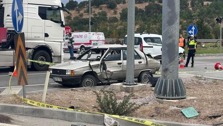 Çanakkale'de yolcu otobüsüyle otomobil çarpıştı; 2 ölü