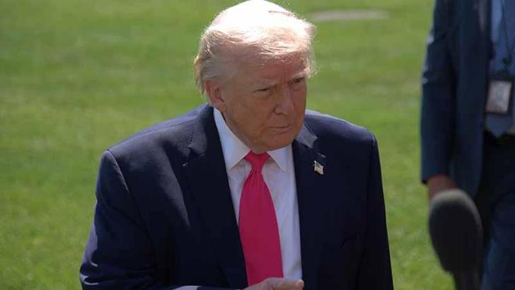 Trump, İran'a yaptırımların hafifletilmesinin önerildiği iddialarını yalanladı