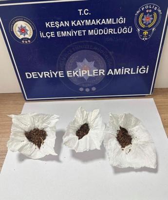 Edirne’de uyuşturucuyla yakalanan 3 şüpheliye gözaltı