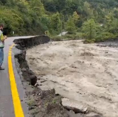 Sakarya'da dere taştı; su baskınları yaşandı (7)