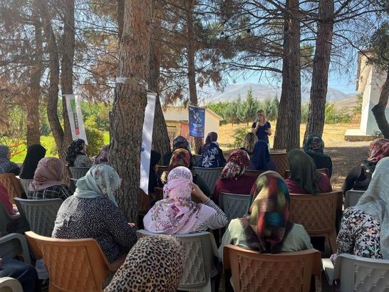TİKAV, 'Kuşaktan Kuşağa Konuşuyoruz’ projesiyle kırsaldaki kadınlarla buluştu