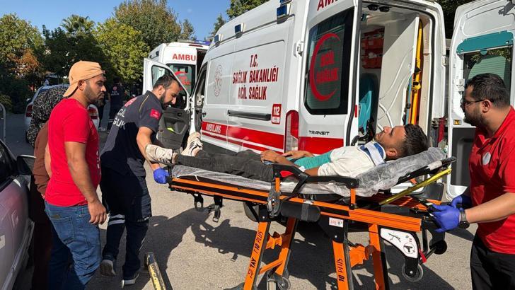 Tarım işçilerini taşıyan minibüs devrildi; 12 yaralı