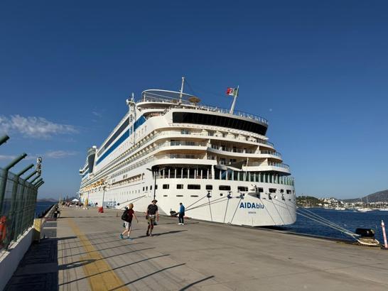 Bodrum’a deniz yoluyla 2 bin 243 turist geldi