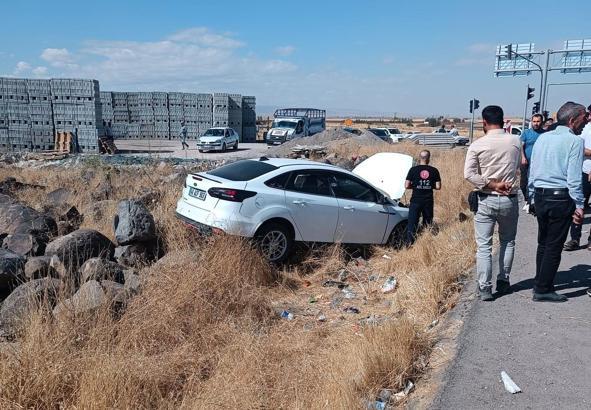 Diyarbakır'da TIR ile otomobil çarpıştı; 6 yaralı