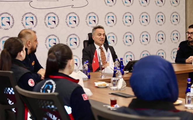 İtfaiyecilik programı öğrencilerinden Rektör Yılmaz’a ziyaret
