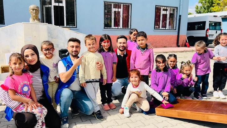 'Merkezim Her Yerde' etkinliği Altunhisar’da çocuklarla buluştu