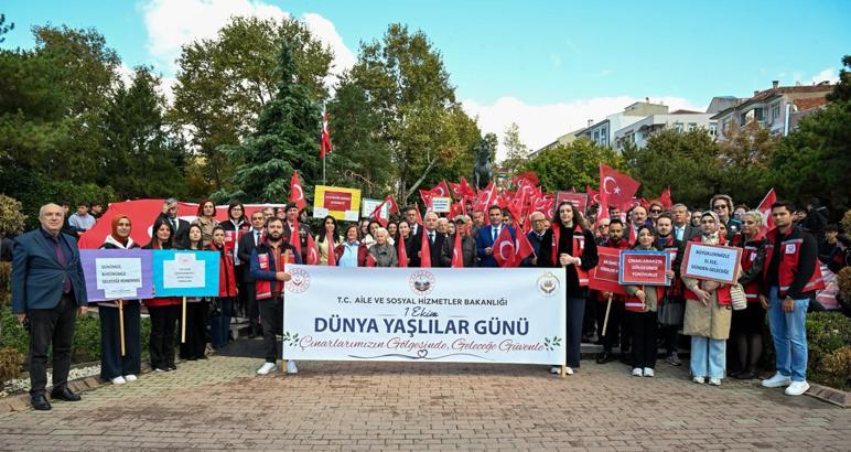 Kırklareli'de Dünya Yaşlılar Günü'nde yürüyüş düzenlendi
