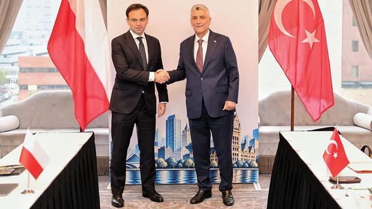 Bakan Bolat, Polonya Maliye ve Ekonomi Bakanı Domanski ile bir araya geldi