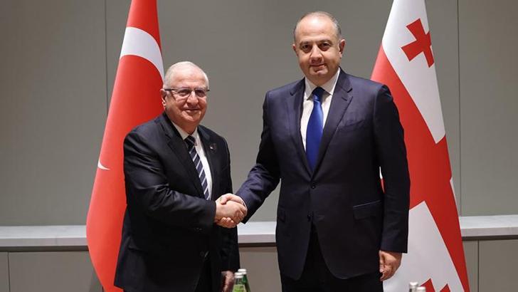 Bakan Güler, Gürcistan Başbakan Yardımcısı ve Savunma Bakanı Chikovani ile görüştü
