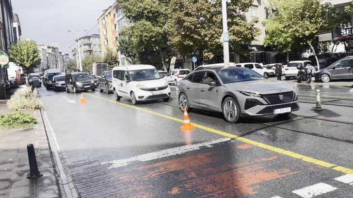 Güngören'de tramvay, minibüse çarptı - 1