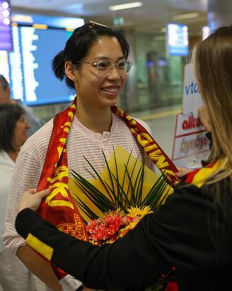 Göztepe'de Zhuang'a çiçekli karşılama