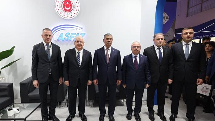 Bakan Güler, Azerbaycan Uluslararası Savunma Fuarı’nı ziyaret etti