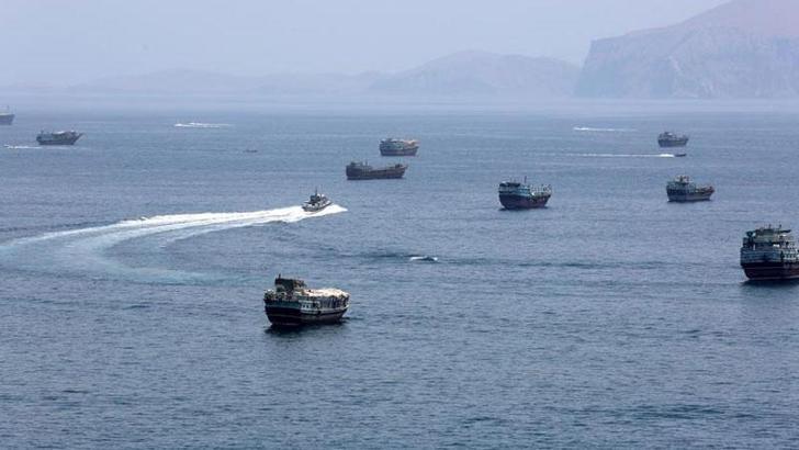 UKMTO: Umman'da bir tanker kaynağı bilinmeyen mühimmatla vuruldu