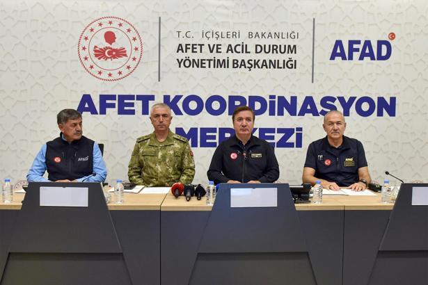 Mehmetçik'ten 'deprem tatbikatı'