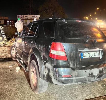 Cip, iş yerinin bahçe duvarına çarptı: 4 yaralı