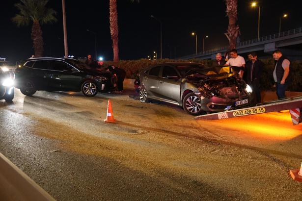 İzmir’de 7 otomobil, 1 motosikletin karıştığı zincirleme kaza: 4 yaralı