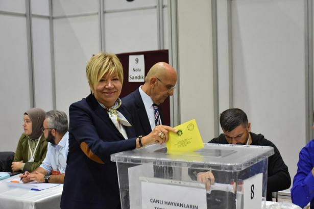 İzmir Ticaret Borsası'nda meslek komiteleri için seçim günü