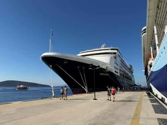 Bodrum'a kruvaziyerle 2 bin 888 turist geldi