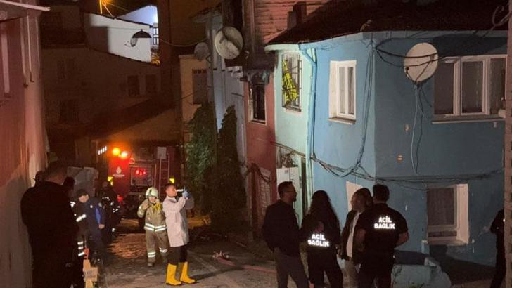 Fatih’te 2 katlı bina alev alev yandı: 1 ölü