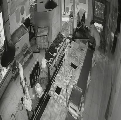 İş yerinden hırsızlık kamerada