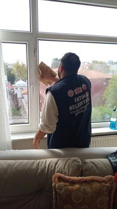 Fatih’te yaşlılara evde temizlik ve kişisel bakım desteği