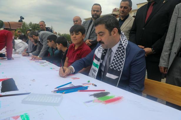 Bingöl’de öğrencilerden Filistinli çocuklara destek