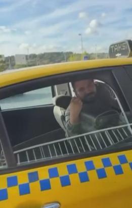 Küçükçekmece'de taksi şoförü ile 2 kadın yolcunun 'yardım' tartışması kamerada