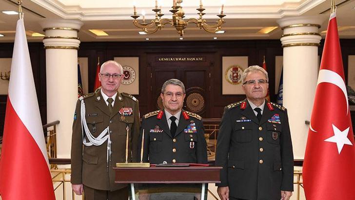 Genelkurmay Başkanı Bayraktaroğlu, Polonya Kara Kuvvetleri Müfettişi Tümgeneral Fajkowski'yi kabul etti