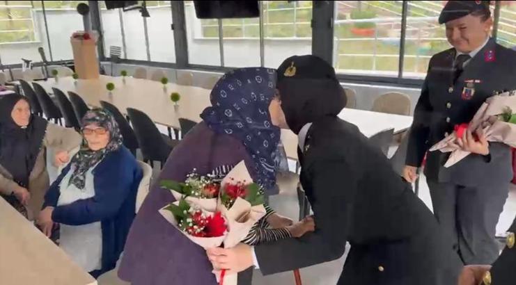 Jandarma ekipleri huzurevini ziyaret etti