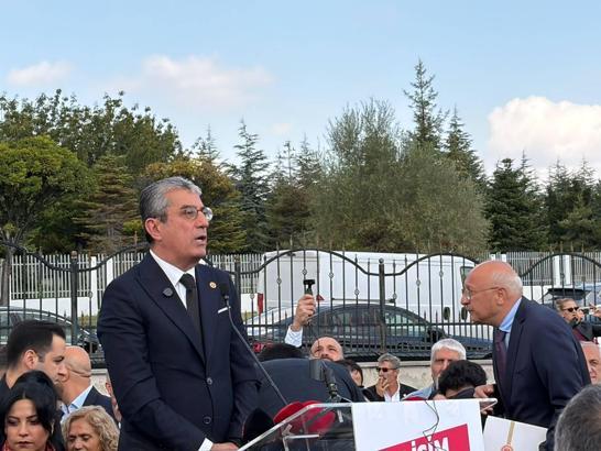 Yeni Parti'den AYM önünde 'erişim engeli düzenlemesi' açıklaması