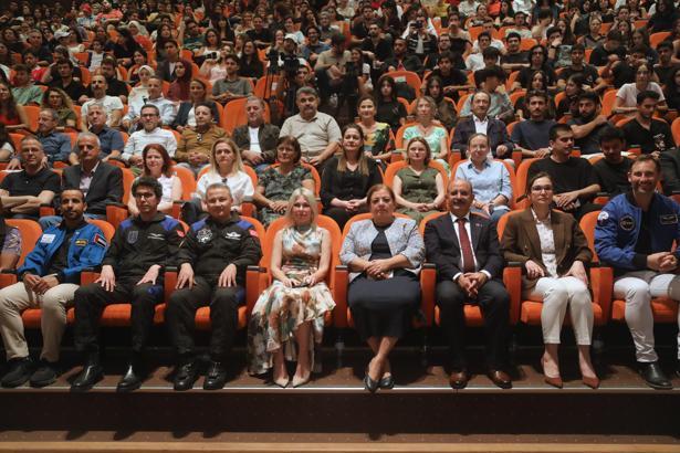 Uzaydan Antalya’ya; 11 astronot AÜ’de gençlerle buluştu