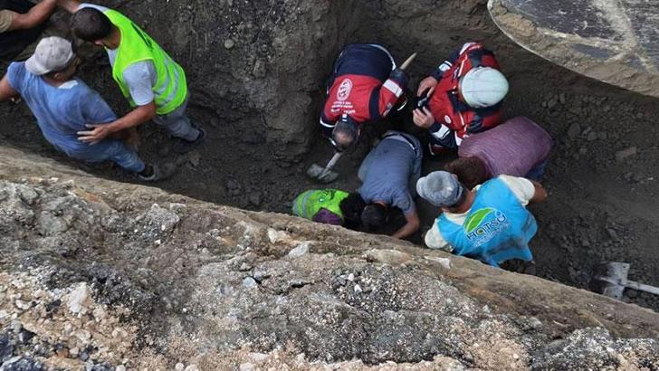 Hatay'da göçük altında kalan işçi kurtarıldı