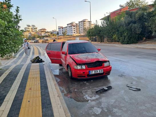 Seyir halindeki otomobil yandı