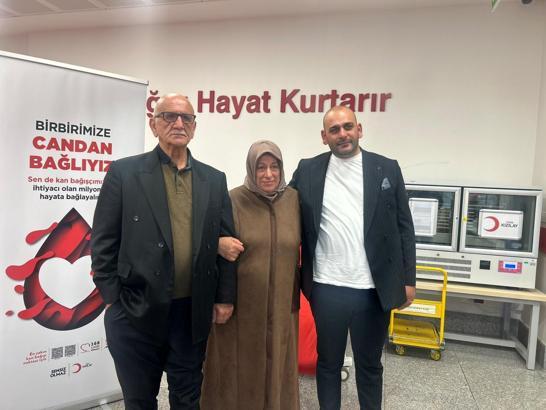 Kızılay'a 36 kez kan bağışlayan Meryem Çağdaş, ailesini de bağışçı yaptı