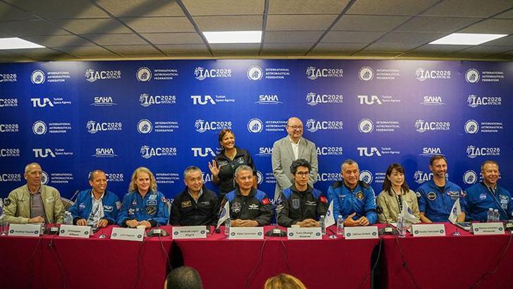 Astronotlar Antalya'da uzayın geleceğini konuştu