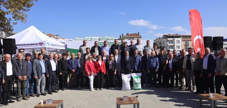 Tekirdağ Büyükşehir Belediyesi'nden üreticiye tohum desteği