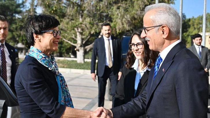 Bakan Uraloğlu, AB Komiseri Kos ile bir araya geldi