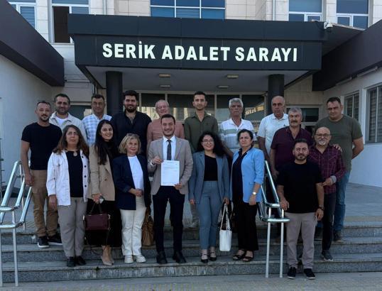 Yeni Parti'nin Serik yönetimi mazbata aldı