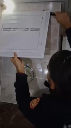 Havalandırma boşluğuna düşen 3 güvercin kurtarıldı