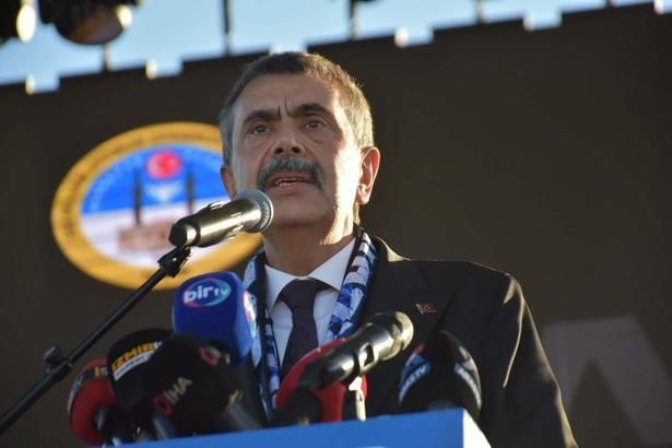 Bakan Tekin: 600 bin derslik inşa ettik (3)