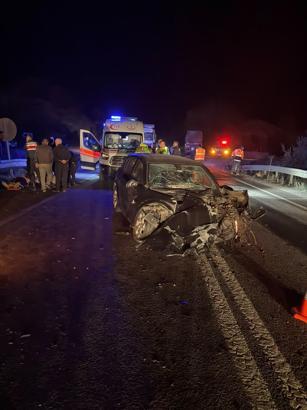 Otomobil ile TIR çarpıştı: 3 yaralı