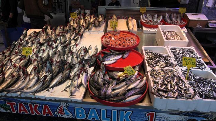 Trabzon’da balık tezgahlarında çeşit bolluğu