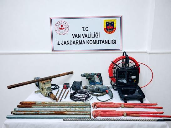 Van’da 1’inci derece sit alanında kaçak kazıya suçüstü: 2 gözaltı