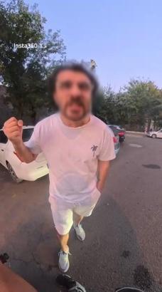 Otomobil sürücüsü ile motokuryenin tartışması kask kamerasında